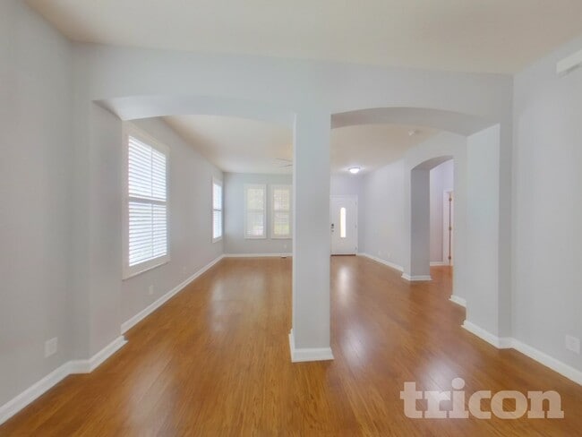 Photo - 204 Addington Dr