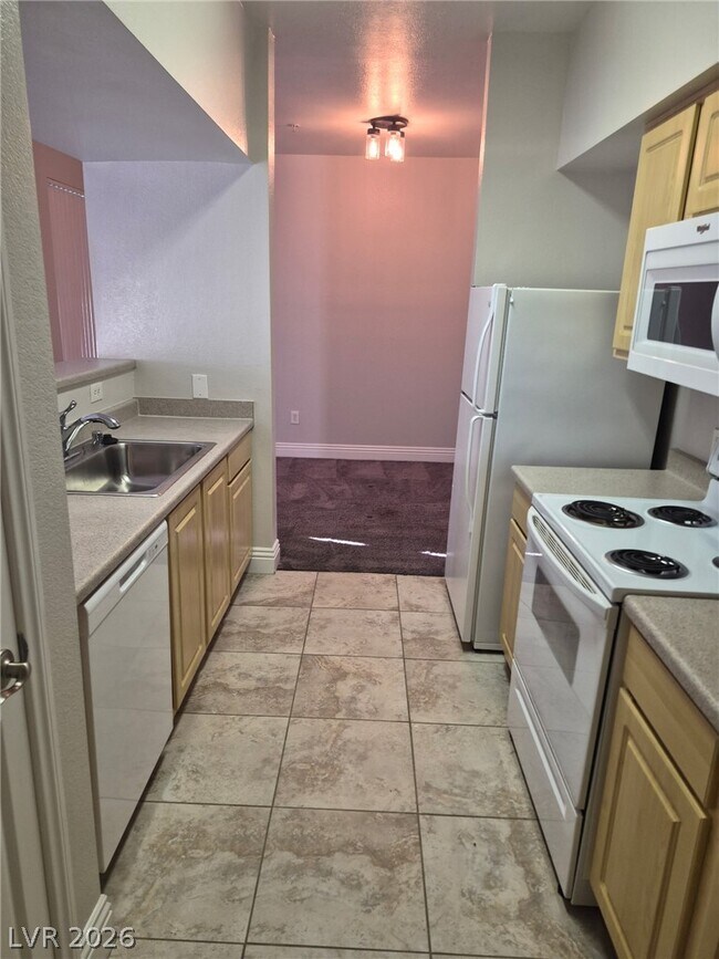 Photo - 6955 N Durango Dr Unidad 2030