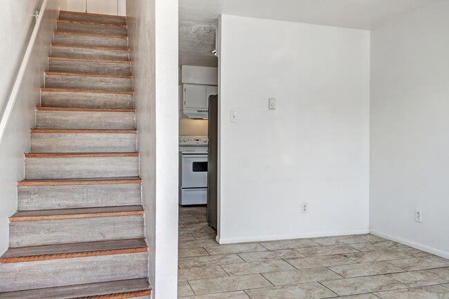 Building Photo - 195 Monte Alto Pl NE