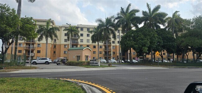 Building Photo - 9300 Fontainebleau Blvd Unit E406 Rental