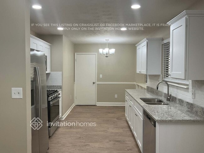 Photo - 705 Old Manor Rd NW