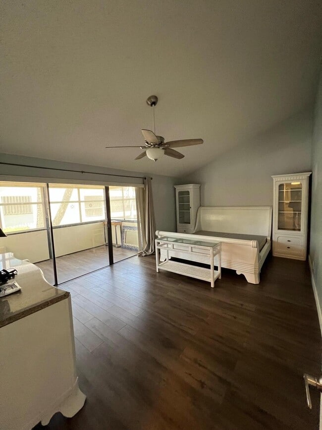 Photo - 1660 12 Oaks Way Unit 207