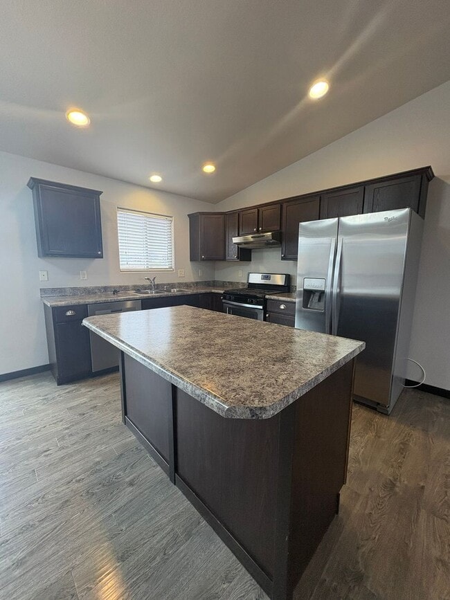 Photo - MODERN 3 BEDROOM IN ELKS CROSSING