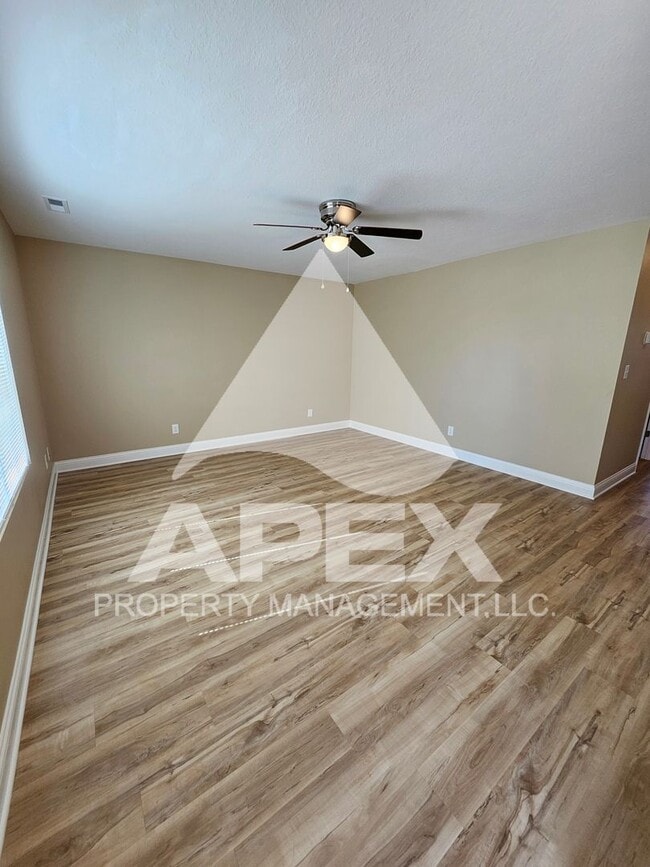 Photo - AVALON TOWNHOMES – LIKE NEW - 2 Bd/2.5 Ba ...