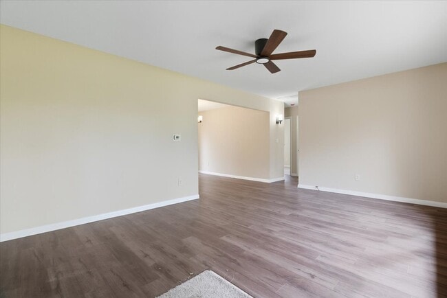 Photo - 2124 Burr Oak Ln