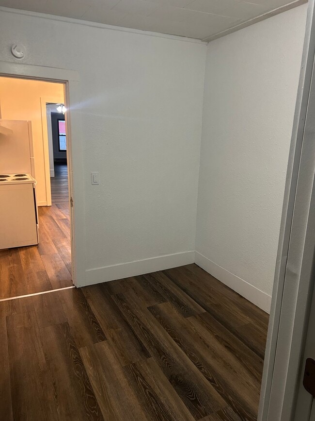 Photo - 415 4th Ave W