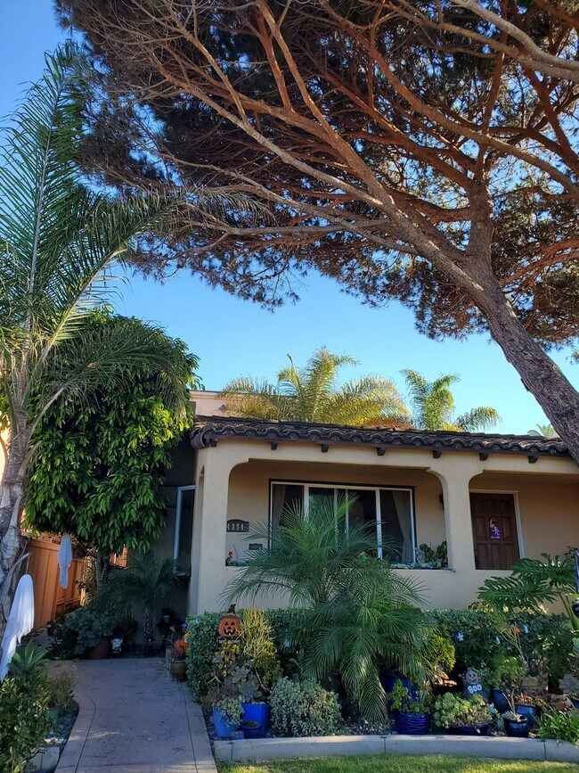 4886 Coronado Ave Unit B
