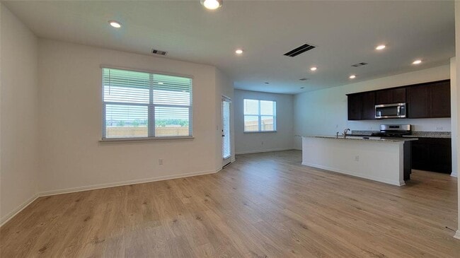 Photo - 325 Brody Ln
