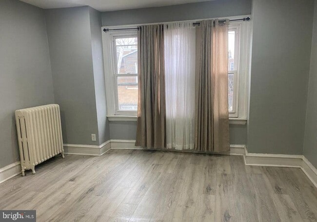 Photo - 6550 Regent St