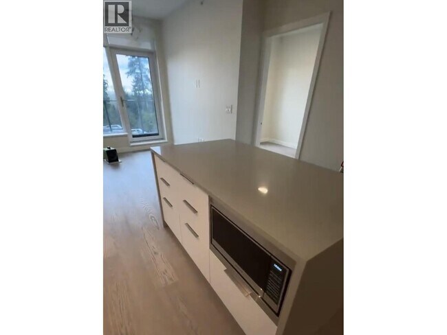 Photo - 6138 Birney Ave Unité 704