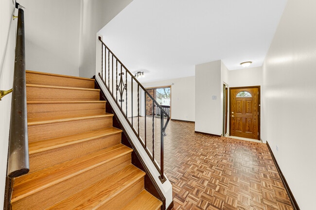 Photo - 561 Greenwood Rd