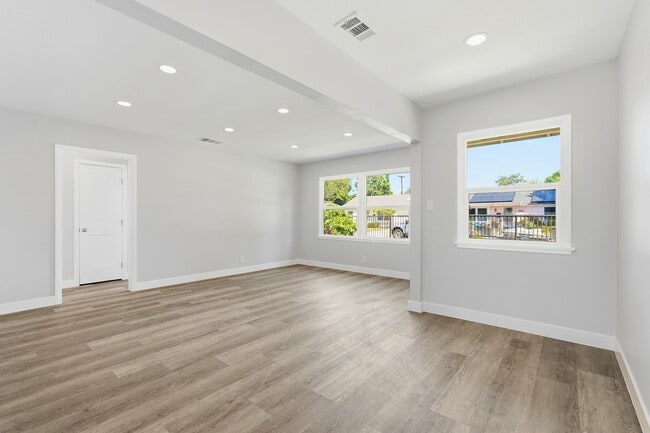 Photo - 16918 Marlin Pl