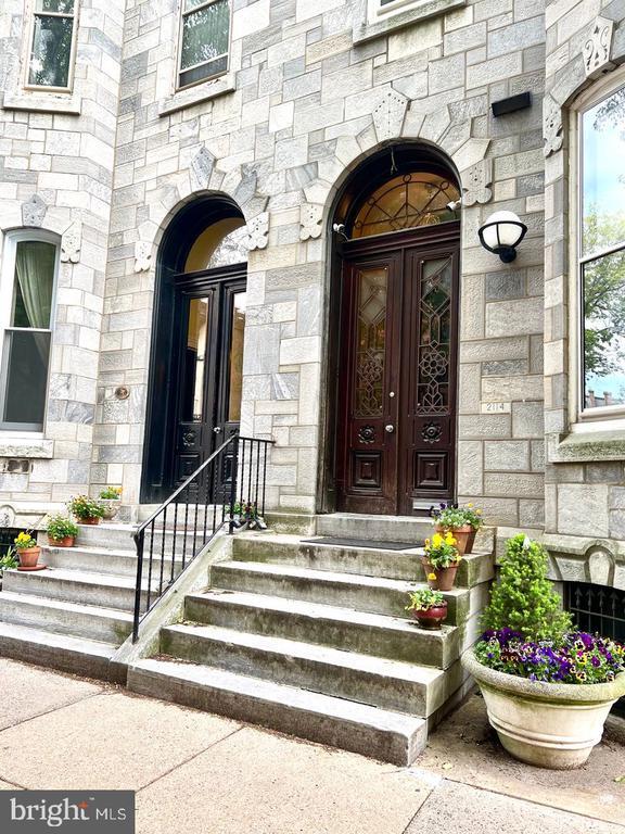 Photo - 2114 Pine St Townhome