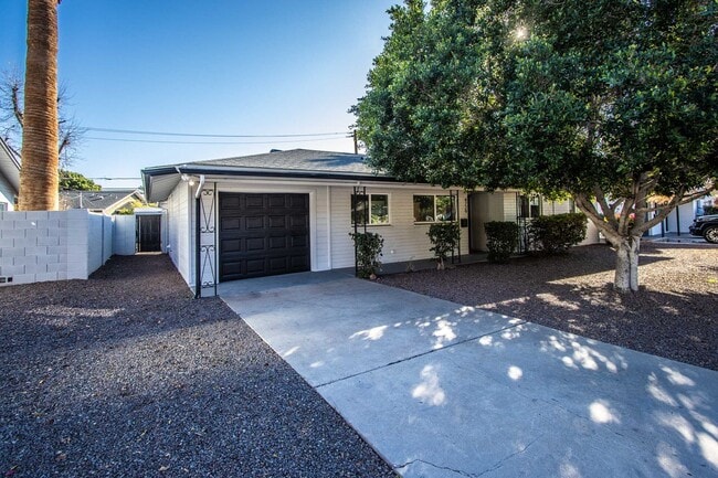 Building Photo - JUST REDUCED + FREE JUNE RENT!