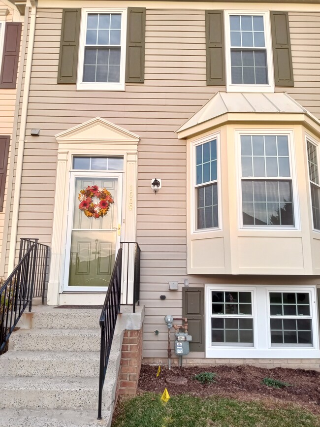 Front of House - 1009 Jeanett Way Townhome