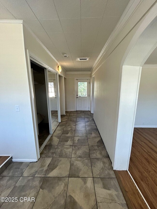 Photo - 427 S Macarthur Ave