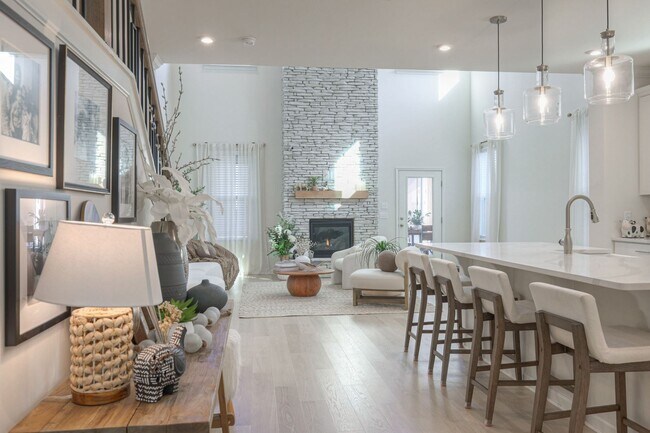 Photo - 464 Mabels Wy