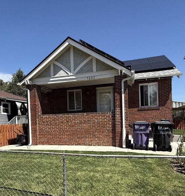 Building Photo - Chic Urban Studio in the heart of Denver! Unit D