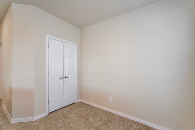 Building Photo - 139 S Rocky Point Cir