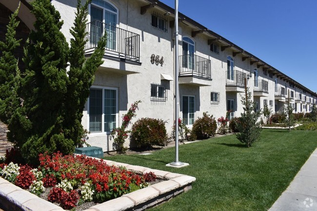 Building Photo - Casitas de Seville Apartments