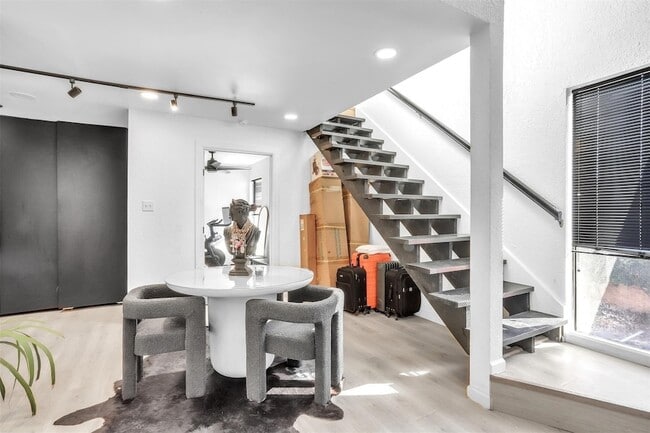 Photo - 9821 Walnut St Unit K203