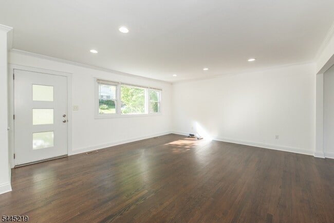 Photo - 39 Park Terrace N