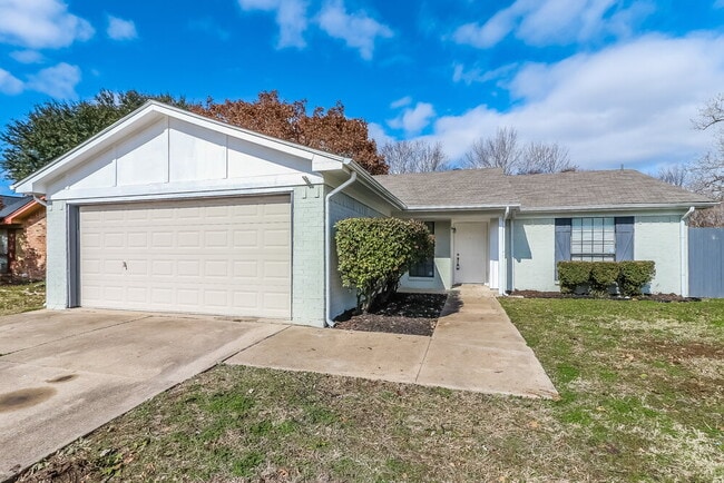 Building Photo - 3713 Longstraw Dr