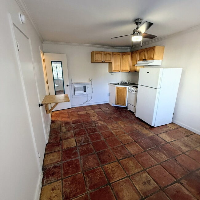 Photo - "Capitol View Studio Apartment – Historic Living in Spanish Town" Unit 105