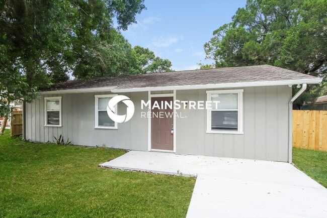 Building Photo - 3 Bedroom Pet-Friendly Home in VERO BEACH, FL with Main Street Renewal