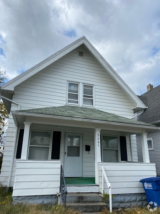 Building Photo - 3261 Maplewood Ave Rental