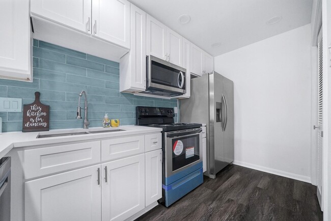 Photo - 2908 Camelot Ln