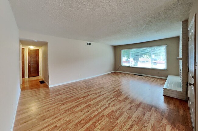 Photo - 10251029wo Unit 1025wo