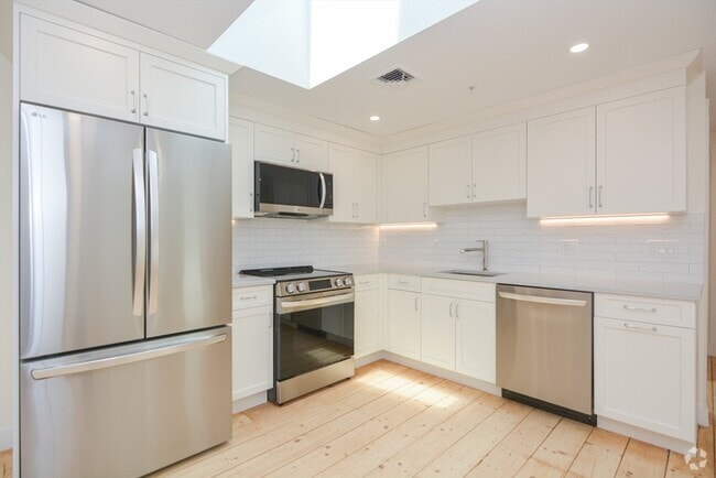 Building Photo - 9 State St Unit 7 Rental