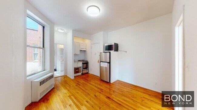 Building Photo - 1 bedroom in Manhattan NY 10014 Unit 23