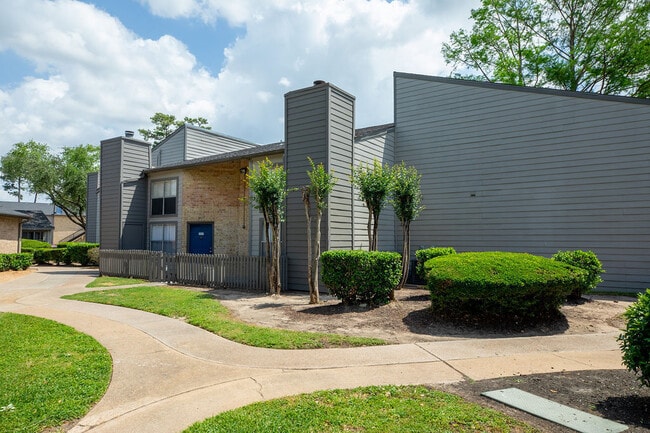 Regency Park apartments — community photo