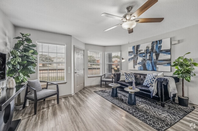 Interior Photo - Fifteen12