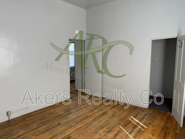Photo - 523 E Adams Ave
