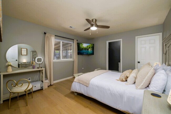 Photo - 3310 Wedgewood Loop Unit SI ID1542956P