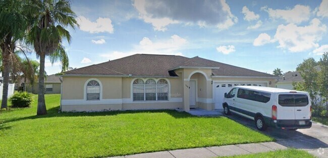 Building Photo - NICE! LARGE 4 BEDROOM / 2 BATH / 2 CAR G... Rental