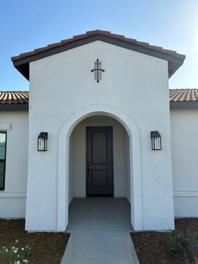 17115 LOVATO Ln