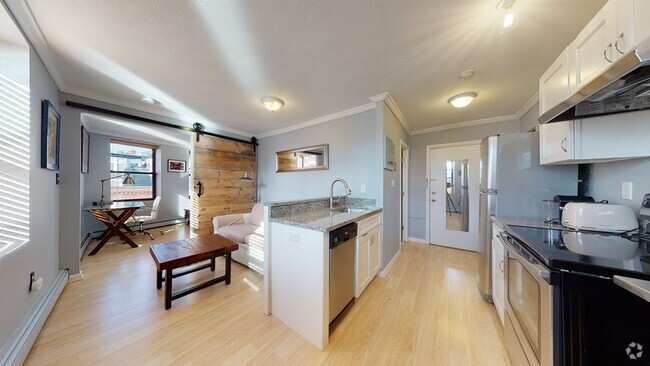 Building Photo - 181 Salem St Rental