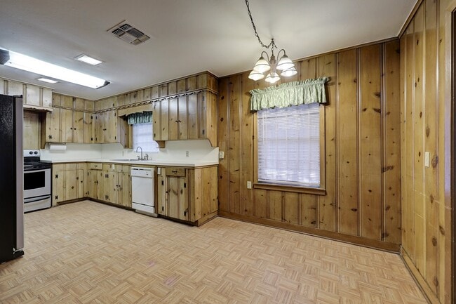 Building Photo - 4002 Portsmouth St