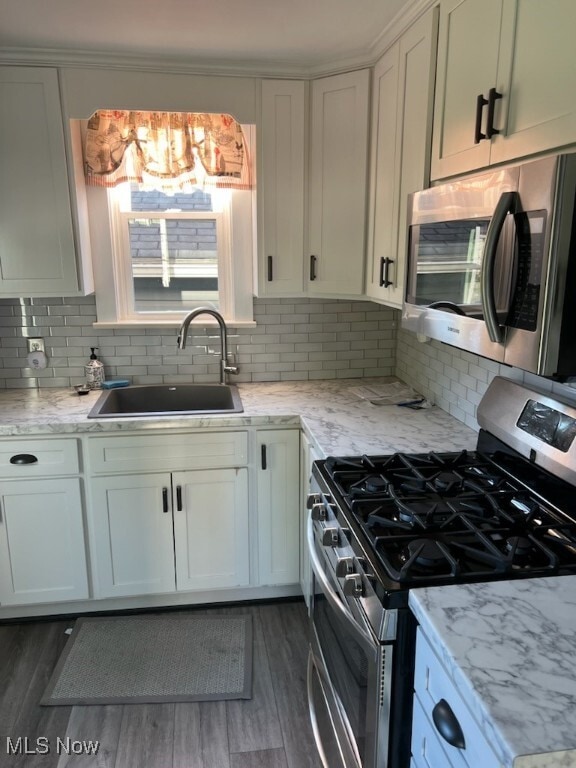 Photo - 114 E 11th St