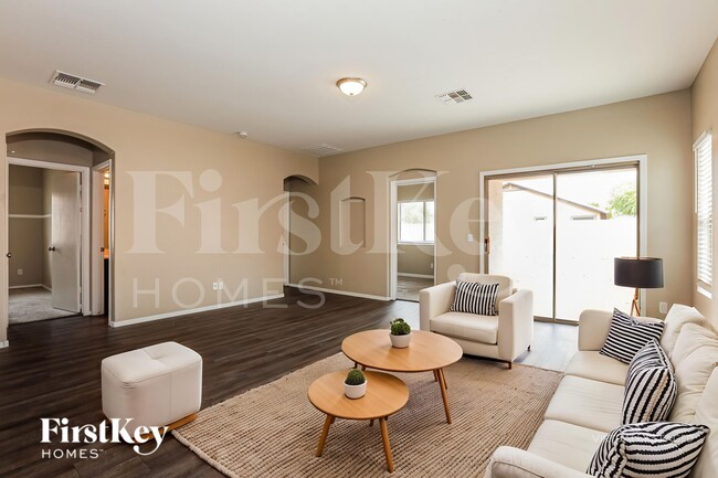Photo - 2850 E Silverbell Rd