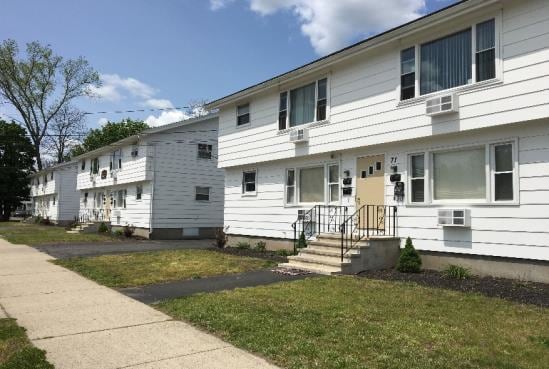 Salem Village - Salem Village Apartments