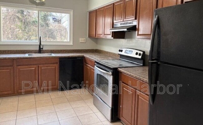 Photo - 1235 Chaplin St SE