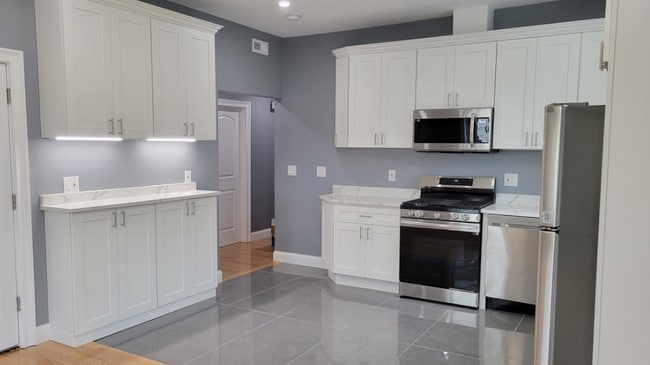 Building Photo - 339 Cambridge St Unit 2