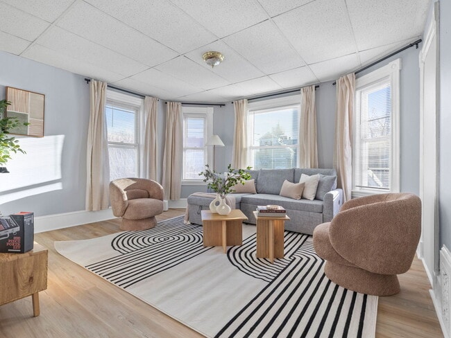 Photo - 168 School St Apartments