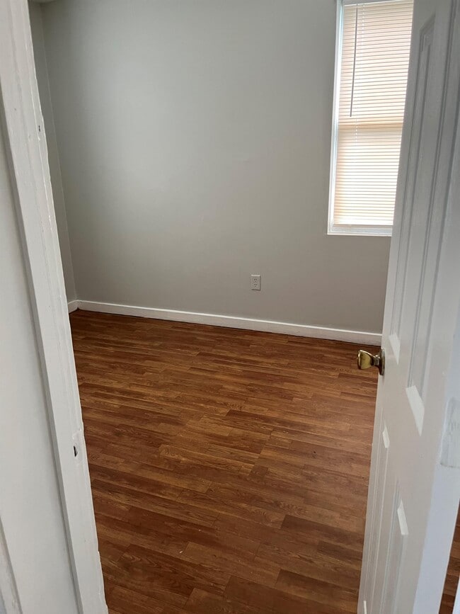 Photo - 207 Carolan St