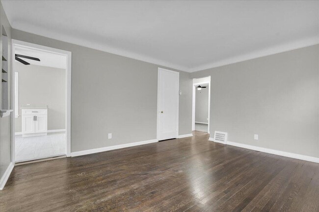 Photo - 11235 Portlance Ave